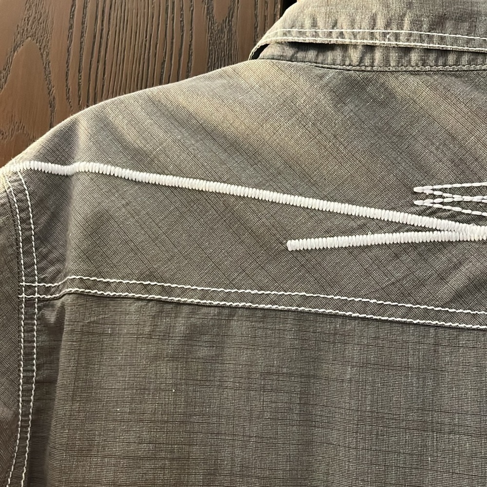 Buckle Black men’s long sleeved western style gray shirt. Size Small regular. - Picture 9 of 9